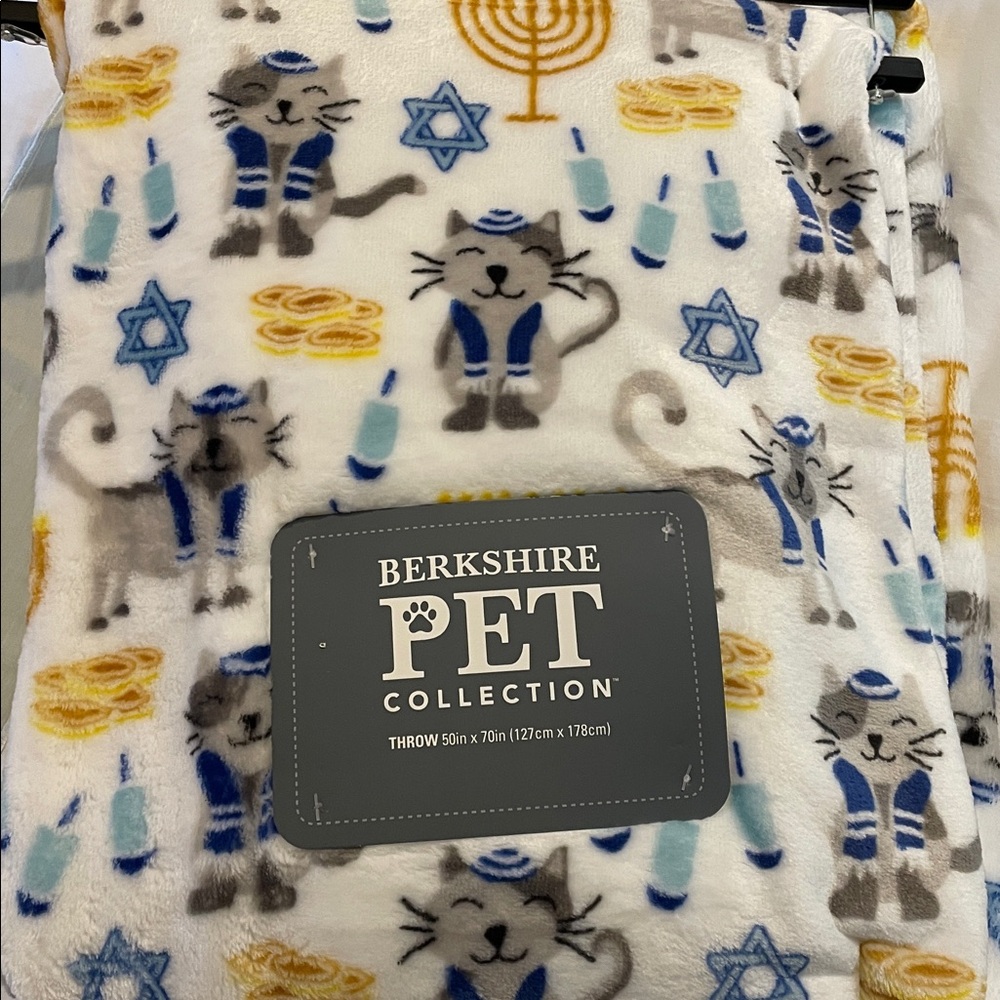 NWT Berkshire Chanukah Throw PET COLLECTION 
Size 50”X 70”